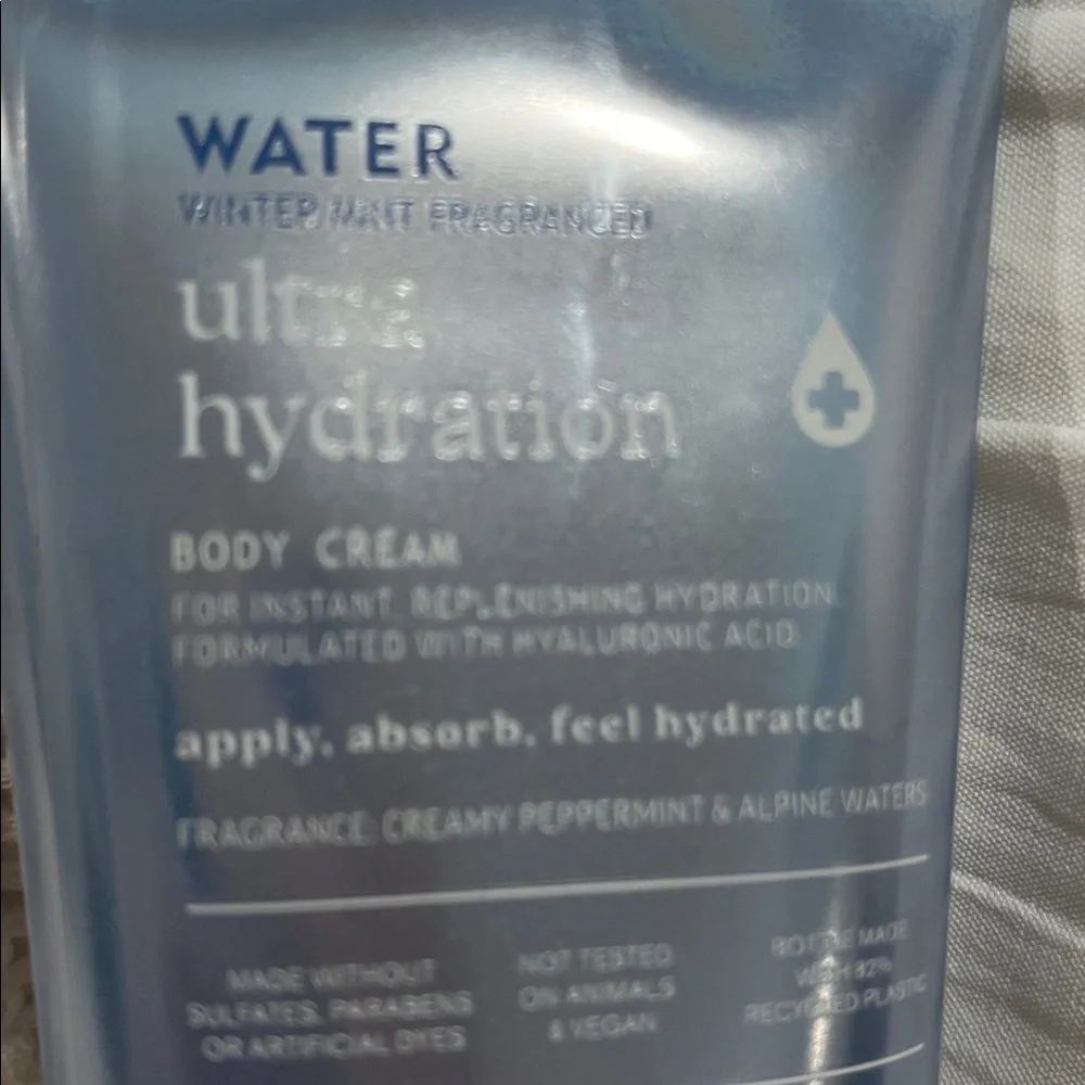 Bath & Body Works Water Ultra Hydration Body Cream - Picture 2 of 4